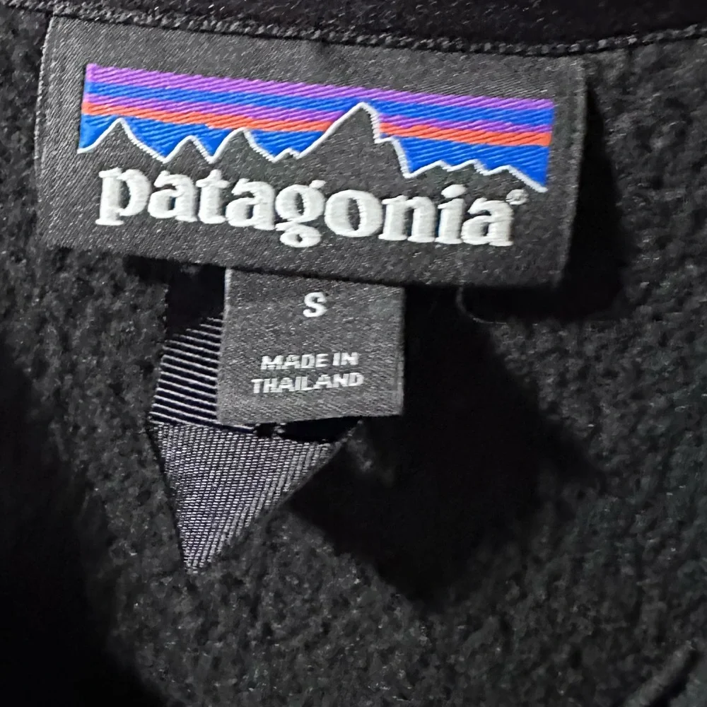 Patagonia Men’s Charcoal Zip-Up Fleece Pullover